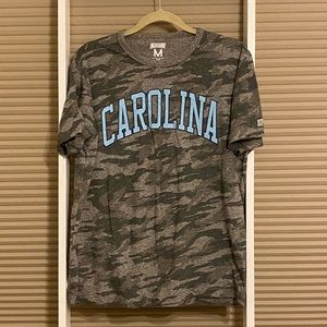UNC Chapel Hill Tar Heels camo tee shirt size medium